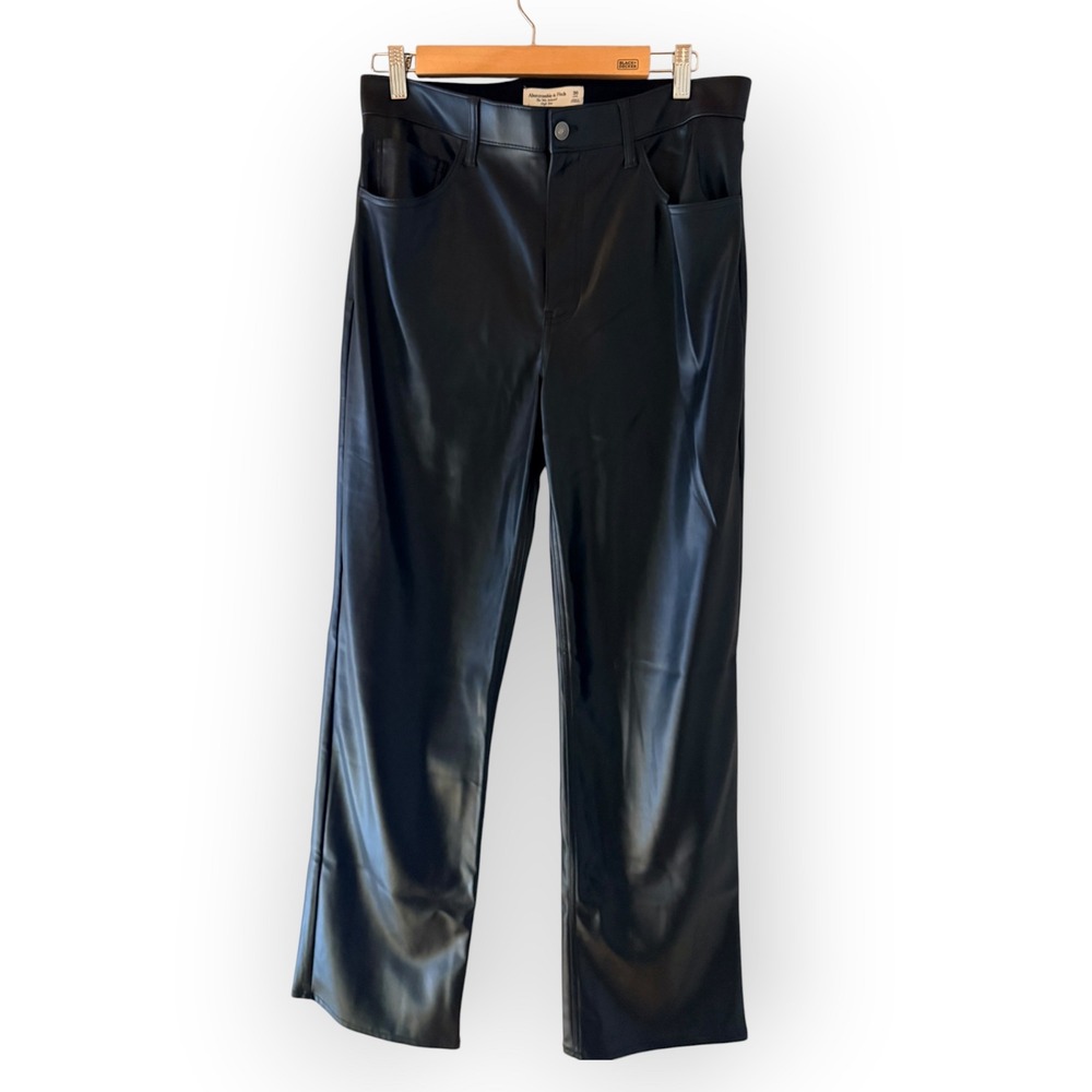 Abercrombie 90s Relaxed High Rise Vegan Leather Pants Black 30 L NWOT Streetwear